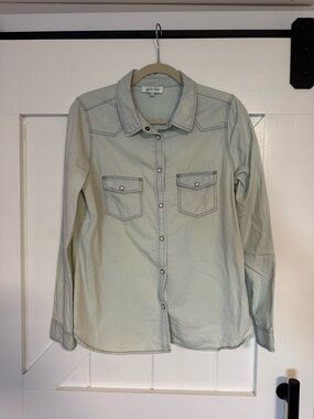 Grace & Lace denim top NWOT